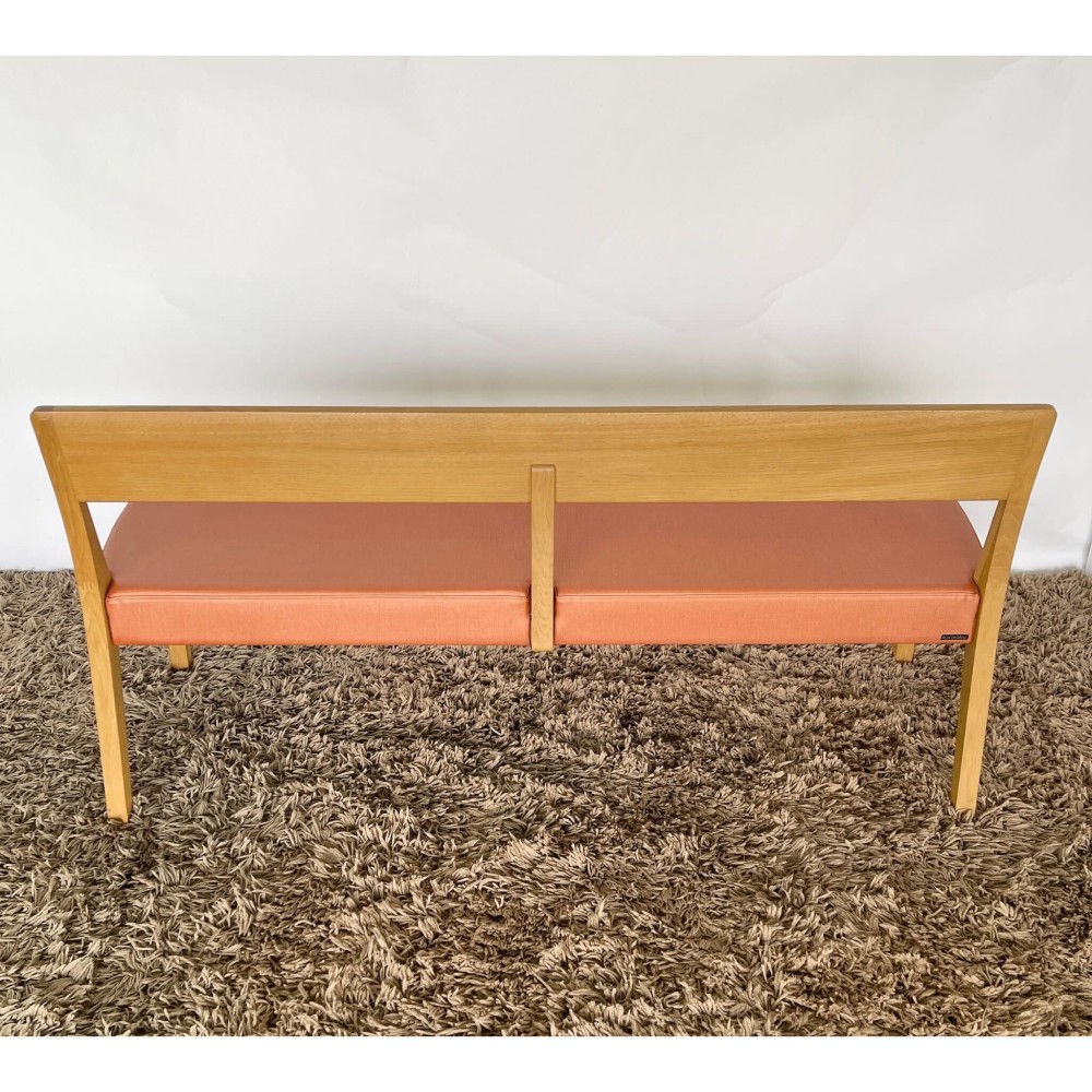 KGY-141507　背付きベンチ［カリモク］［ナチュラル／オレンジ］