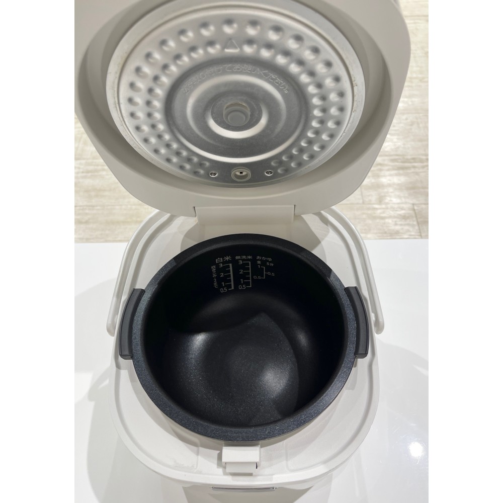 KGY-139355　炊飯器３合［ホワイト］
